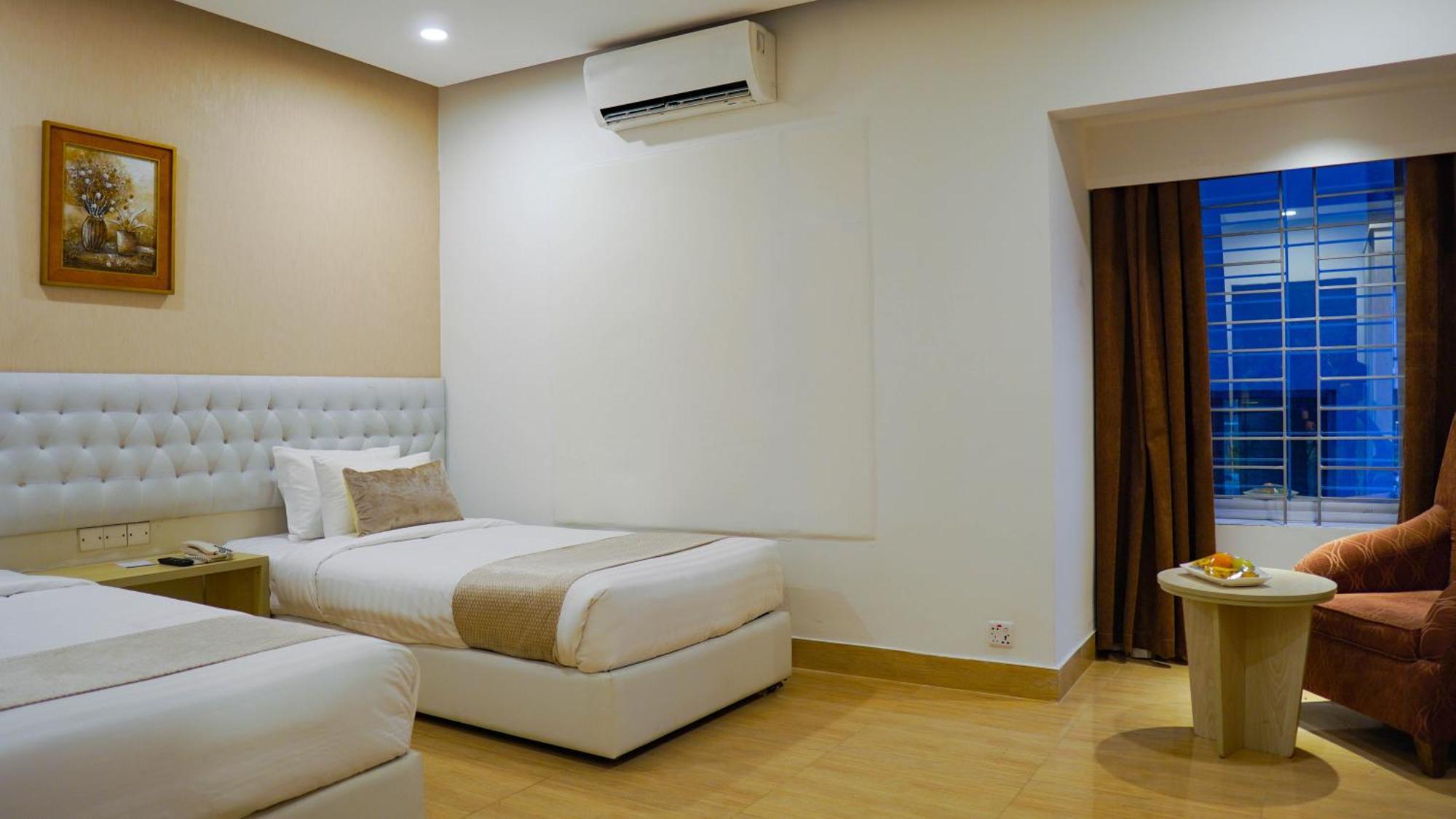 Grand Vistana Hotel ธากา ภายนอก รูปภาพ